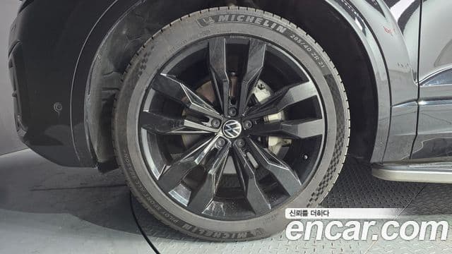 Volkswagen Touareg 2023 — фото 5 из 20