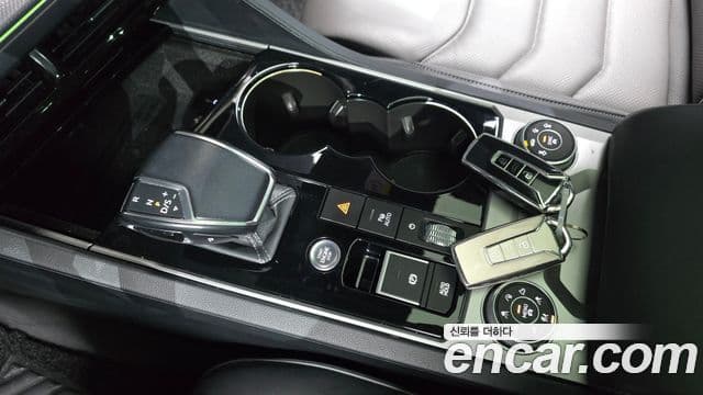 Volkswagen Touareg 2023 — Şəkil 9/20