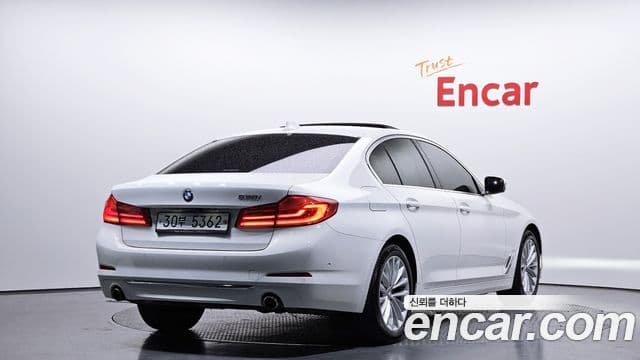 BMW 5 Series 2019 — Şəkil 2/20
