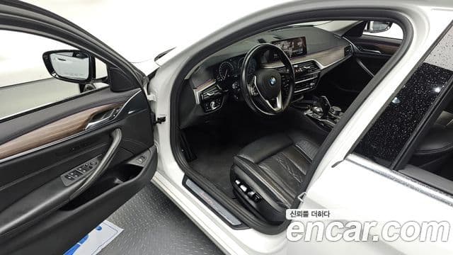 BMW 5 Series 2019 — Şəkil 11/20