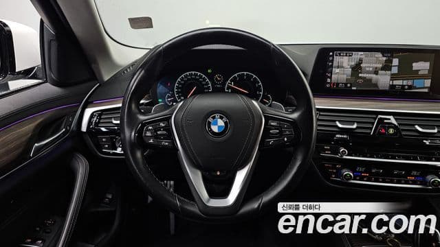 BMW 5 Series 2019 — Şəkil 13/20