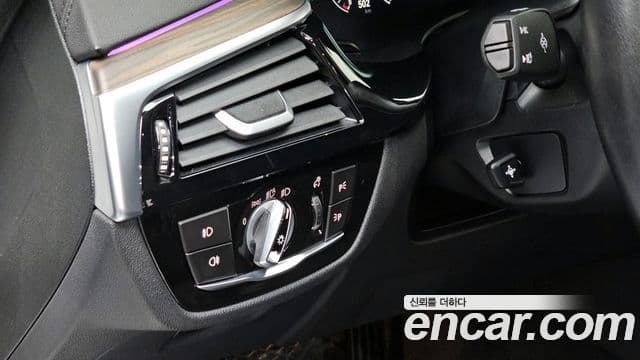 BMW 5 Series 2019 — Şəkil 19/20