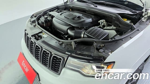 Jeep Grand Cherokee 2020 — ფოტო 6/20