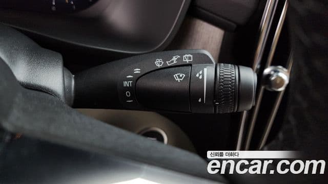 Volvo XC40 2025 — ფოტო 1/20
