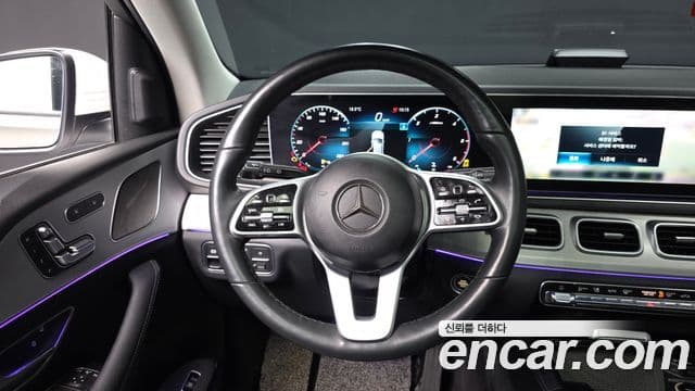 Mercedes-Benz GLE-Class 2020 — Photo 3/20