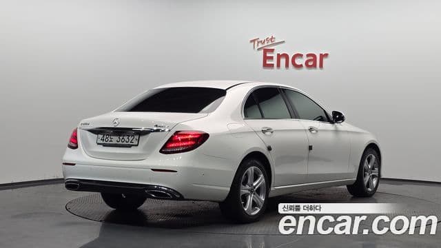 Mercedes-Benz E-Class 2018 — Şəkil 2/20