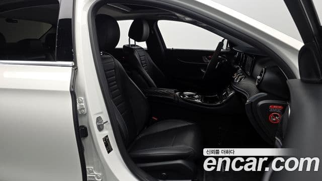 Mercedes-Benz E-Class 2018 — Şəkil 10/20