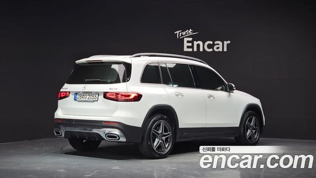 Mercedes-Benz GLB-Class 2023 — Фото 2/20