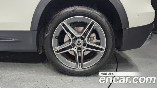 Mercedes-Benz GLB-Class 2023 — Фото 5/20
