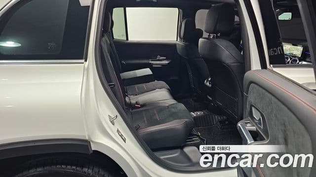 Mercedes-Benz GLB-Class 2023 — Фото 12/20