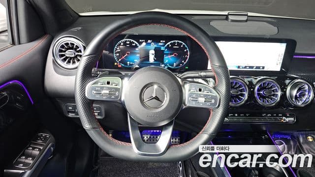 Mercedes-Benz GLB-Class 2023 — Фото 13/20