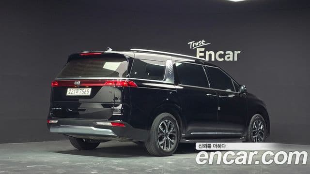 Kia Carnival 2021 — Фото 2/20