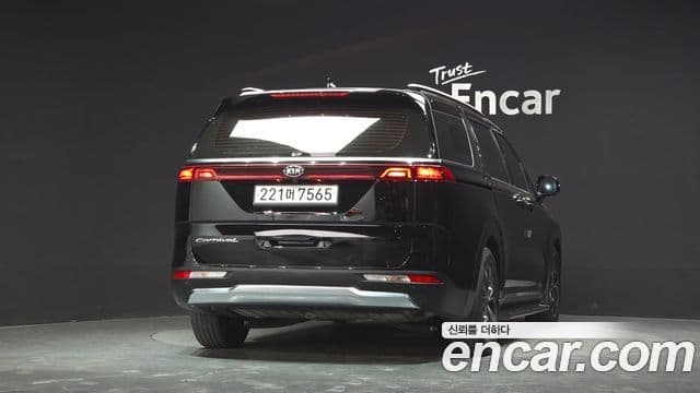 Kia Carnival 2021 — Фото 4/20
