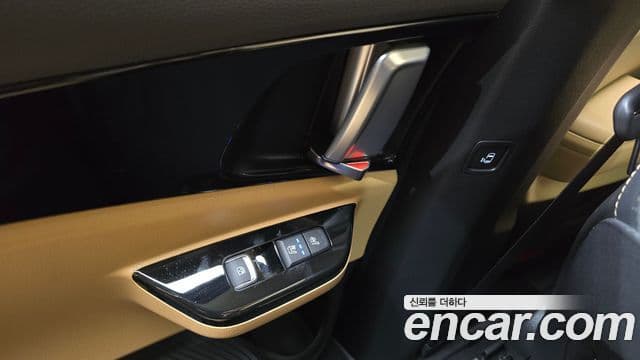 Kia Carnival 2021 — Фото 19/20