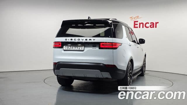 Land Rover Discovery 5 2020 — ფოტო 4/20