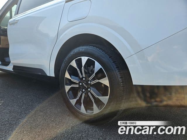 Kia Carnival 2022 — Şəkil 17/20