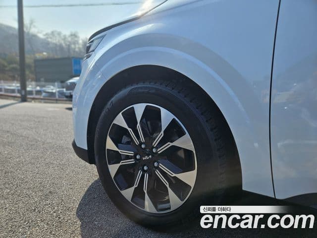 Kia Carnival 2022 — Şəkil 18/20