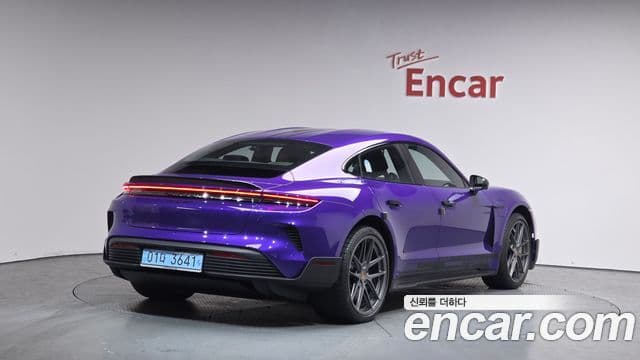 Porsche Taycan 2025 — Photo 19/20