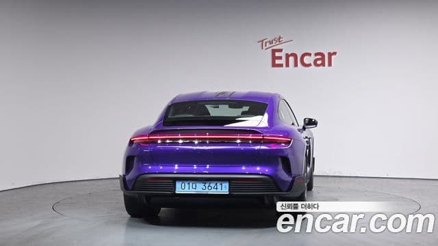 Porsche Taycan 2025 — Photo 15/20