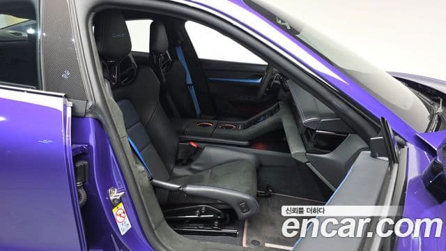 Porsche Taycan 2025 — Photo 10/20