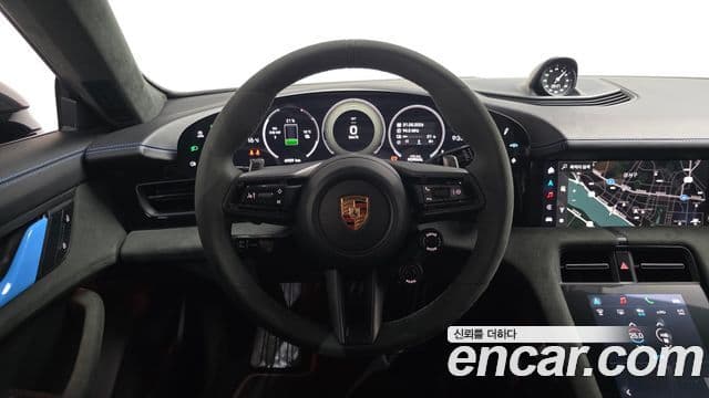 Porsche Taycan 2025 — Photo 8/20