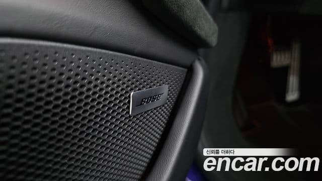 Porsche Taycan 2025 — Photo 12/20