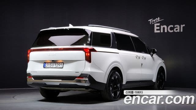 Kia Carnival 2024 — Фото 2/20