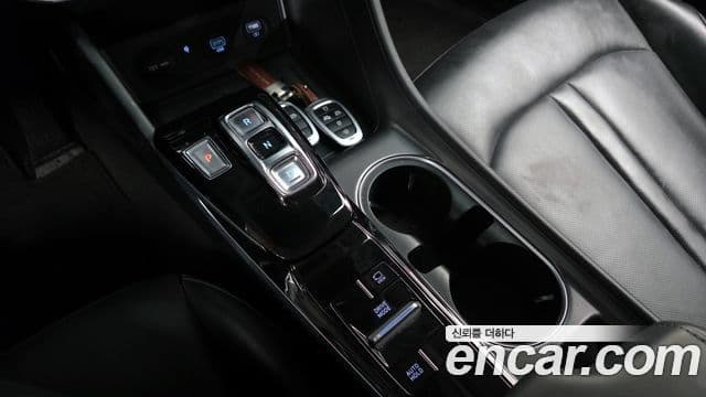 Hyundai Sonata Hybrid 2020 — ფოტო 6/20