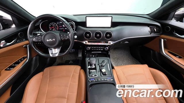 Kia Stinger 2023 — Şəkil 7/20