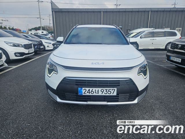 Kia Niro 2024 — ფოტო 1/20