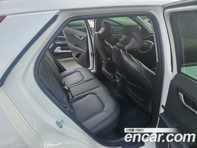 Kia Niro 2024 — ფოტო 15/20