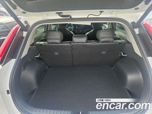 Kia Niro 2024 — ფოტო 16/20