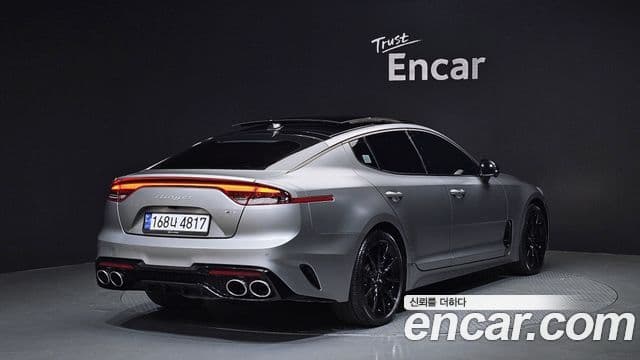 Kia Stinger 2023 — ფოტო 2/20