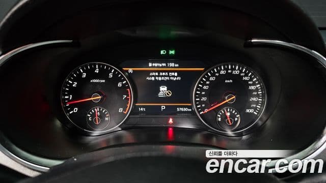 Kia Stinger 2023 — ფოტო 8/20