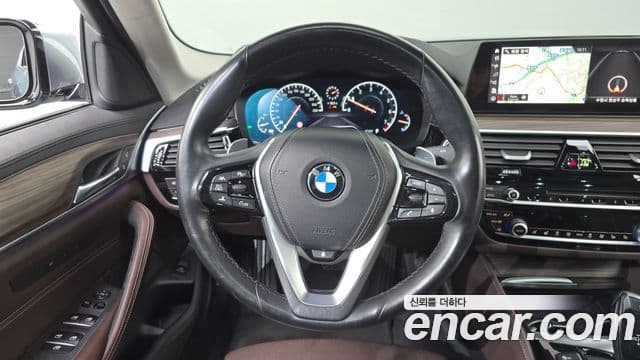 BMW 5 Series 2019 — Фото 13/20