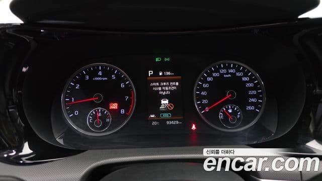 Kia K5 2020 — ფოტო 8/20