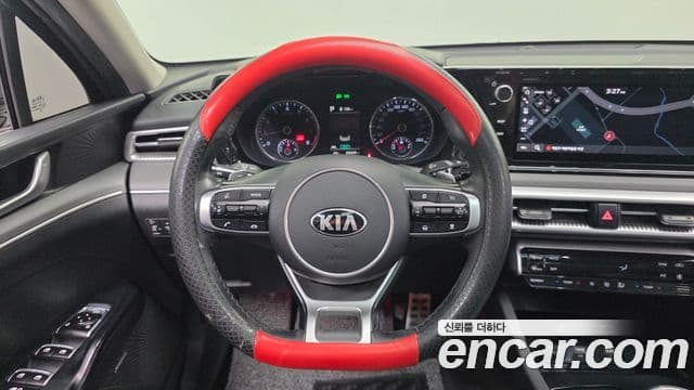 Kia K5 2020 — ფოტო 14/20