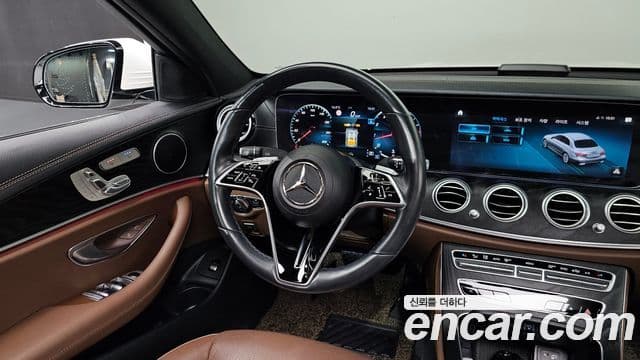 Mercedes-Benz E-Class 2022 — ფოტო 4/20