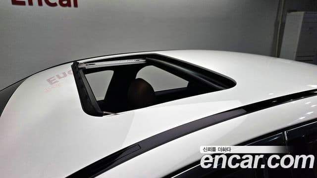 Mercedes-Benz E-Class 2022 — ფოტო 7/20