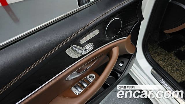 Mercedes-Benz E-Class 2022 — ფოტო 1/20