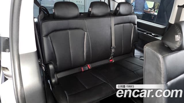 Hyundai Staria 2021 — ფოტო 13/20