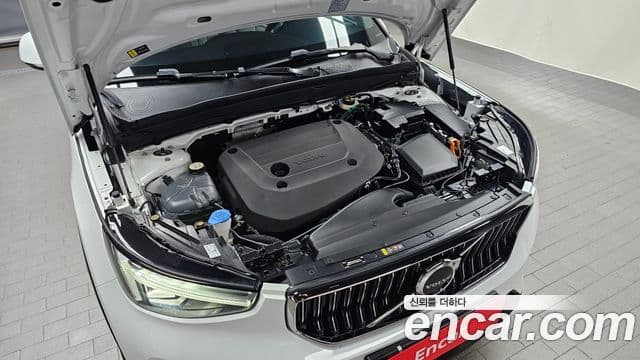 Volvo XC40 2023 — ფოტო 6/20