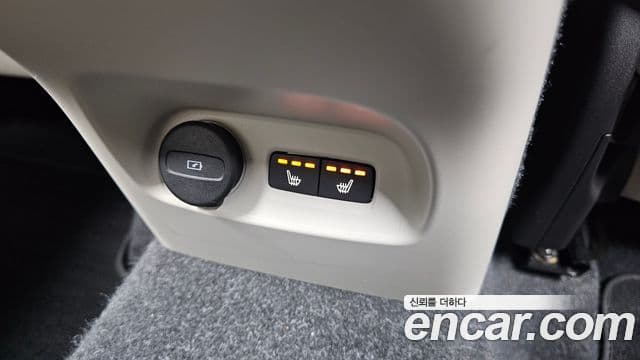 Volvo XC40 2023 — ფოტო 18/20