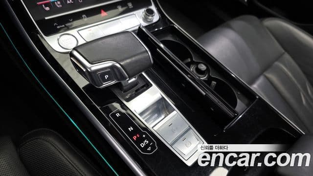 Audi A8 2019 — фото 8 из 20
