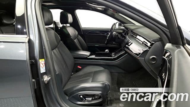 Audi A8 2019 — ფოტო 11/20