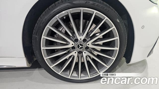 Mercedes-Benz S-Class 2025 — Photo 18/20