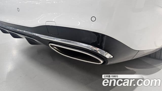 Mercedes-Benz S-Class 2025 — Photo 8/20