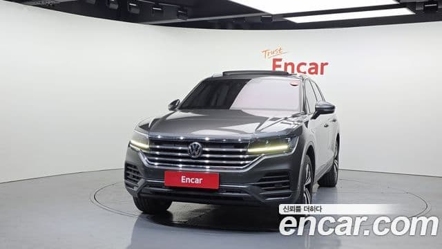 Volkswagen Touareg 2020 — ფოტო 6/20