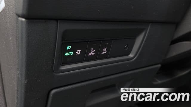 Volkswagen Touareg 2020 — ფოტო 19/20
