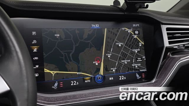 Volkswagen Touareg 2020 — ფოტო 14/20